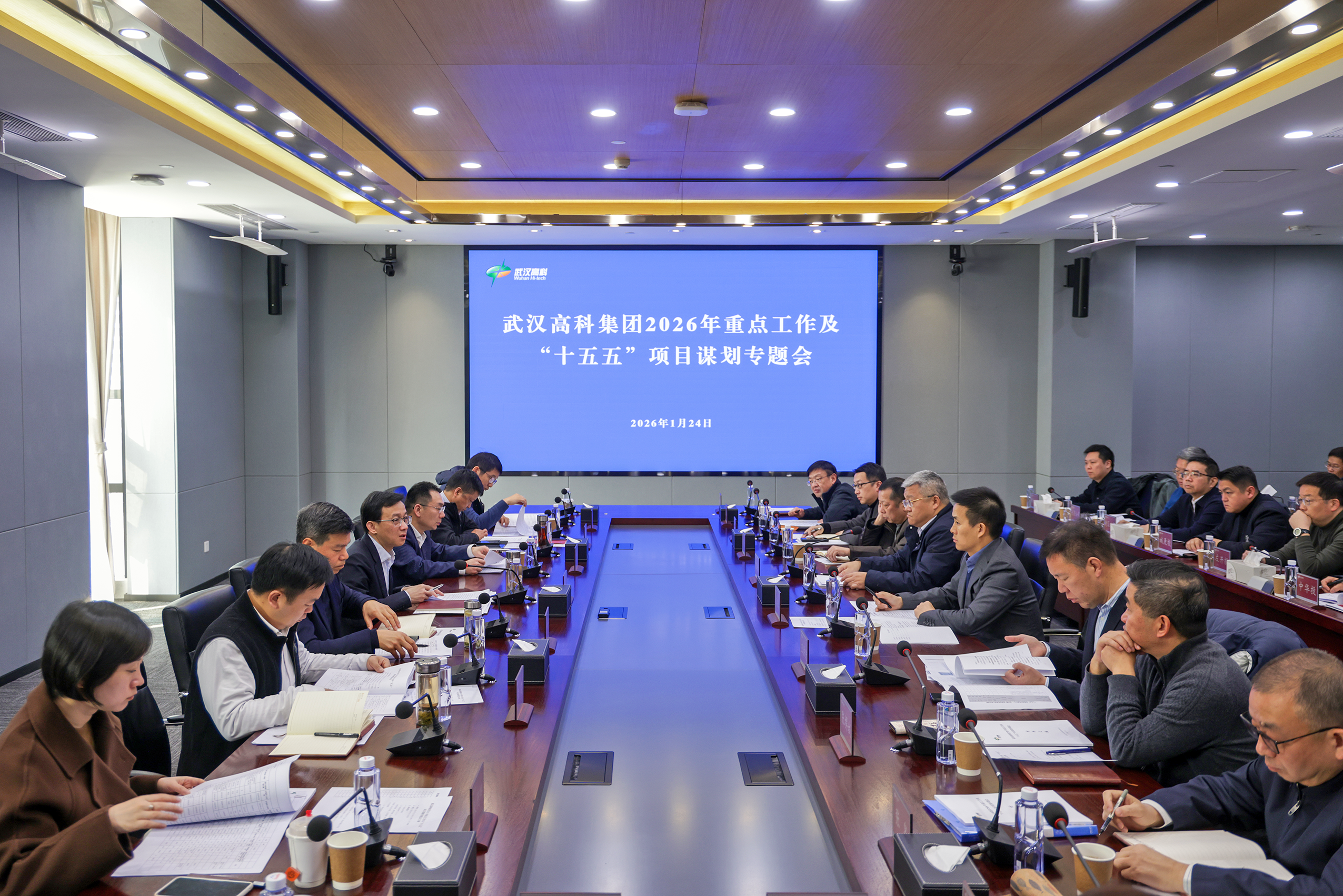 R5__8724.png R5__8724.png